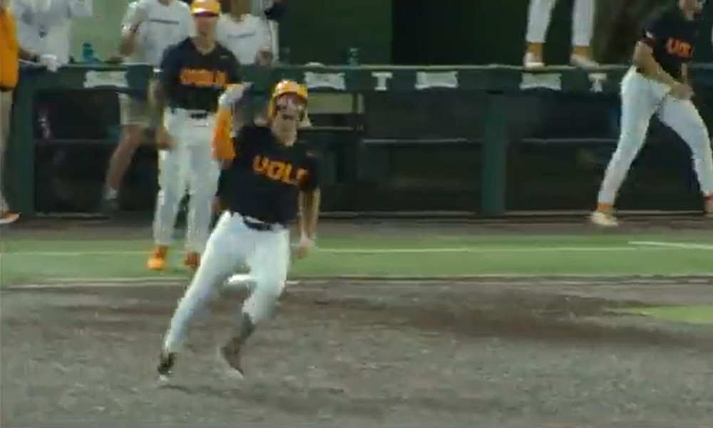 Vols use big 9th inning rally to advance to Super Regionals 9-6