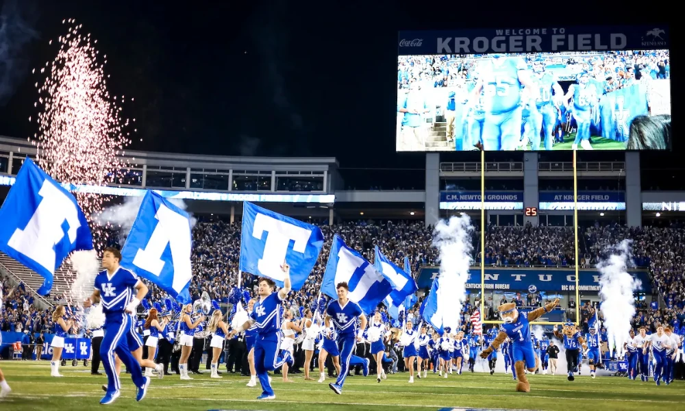 Helmet history  Big blue nation, Uk football, Kentucky colonel