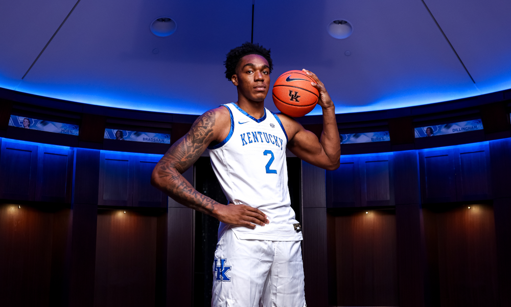 Kentucky head coach Mark Pope brought in transfer Amari Williams for his passing skills.