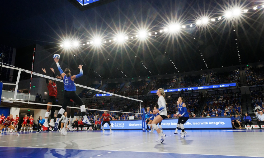 The Kentucky Wildcats volleyball team lost to the Louisville Cardinals in a top 10 battle.