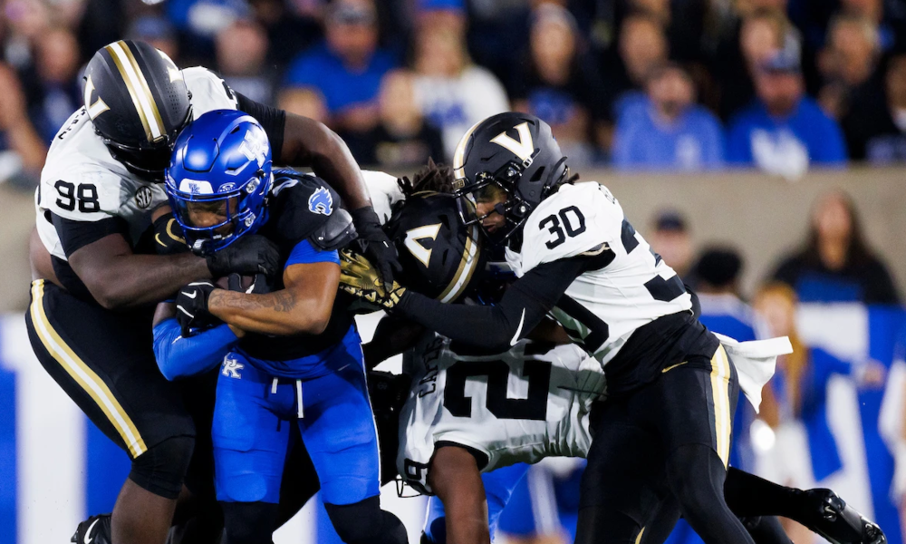 The Kentucky football team lost to the Vanderbilt Commodores to drop to 3-3 on season and 1-3 in SEC play.