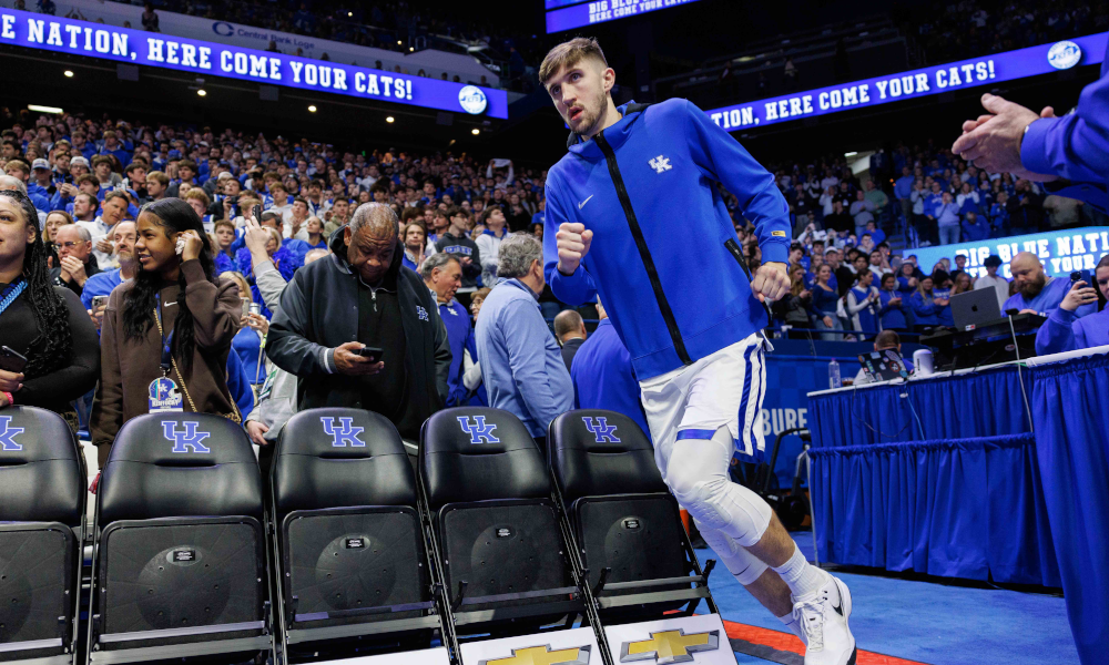 Kentucky forward Andrew Carr runs onto the court at Rupp Arena.