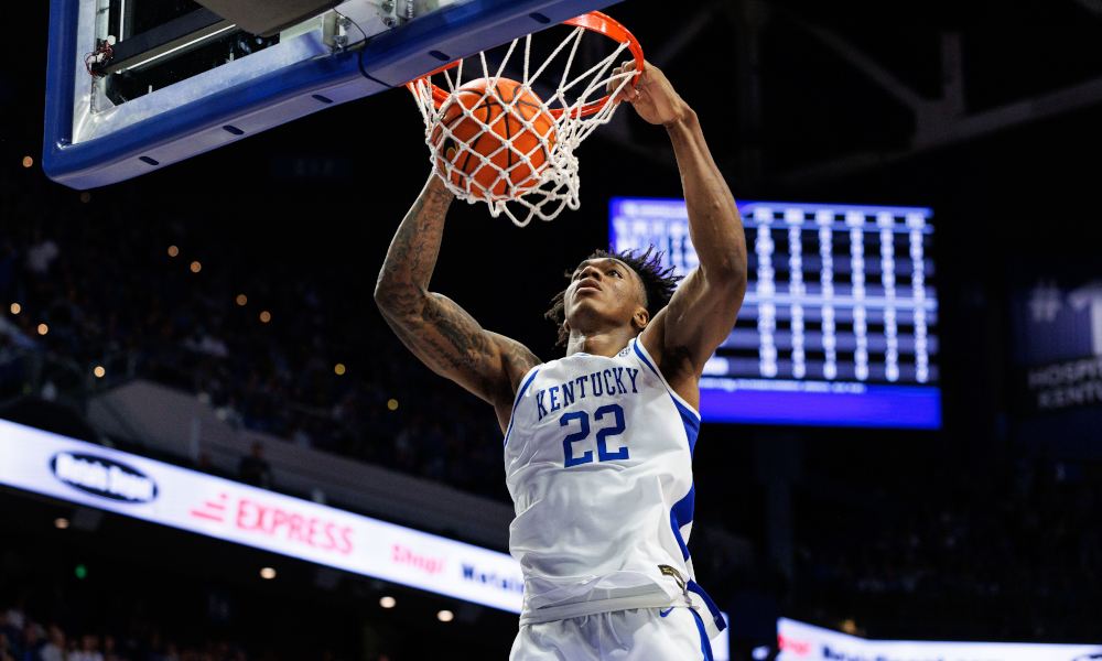 Kentucky Wildcats center Amari Williams (22) dunks the ball in Rupp Arena.